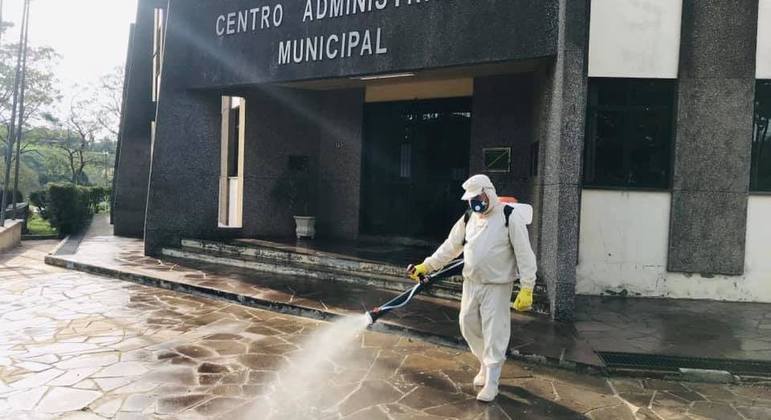 Prefeitura de Pinhal Grande promoveu ações de desinfecção das ruas durante a pandemia