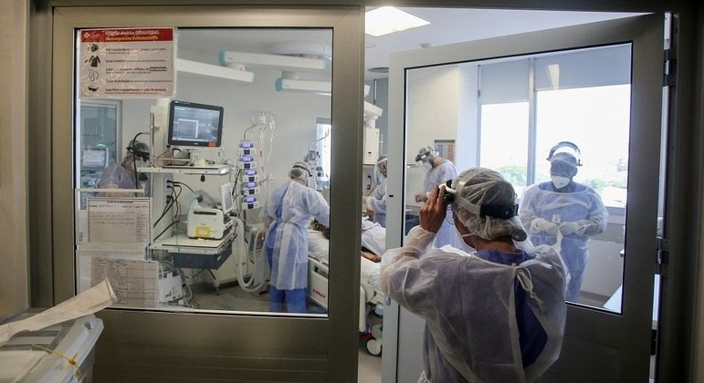 Fiocruz fala em "interiorização" da atual onda de Covid-19 no país