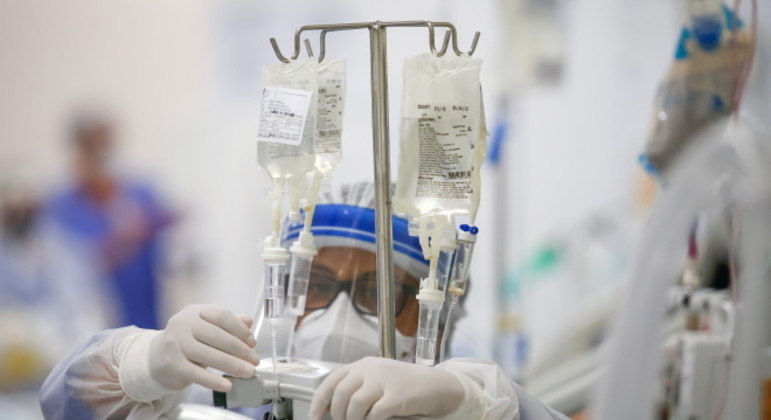 Brasil tem 59 mortes e 6.115 novos casos de Covid-19 em 24 horas - Notícias  - R7 Saúde