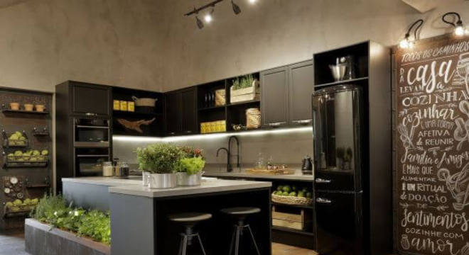 Cozinha com decoração em tons de cinza