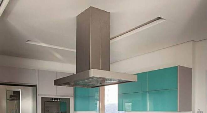 cozinha com ilha pequena 