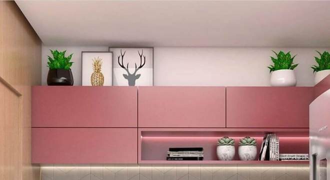 cozinha cor de rosa e branca planejada 