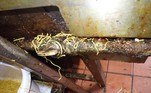 Inspetores do Conselho Municipal de Liverpool, no Reino Unido, fecharam a cozinha de um restaurante após dar de cara com uma situação calamitosa. No interior do ambiente, os especialistas sanitários encontraram vermes, fezes de ratos e restos de comida apodrecida