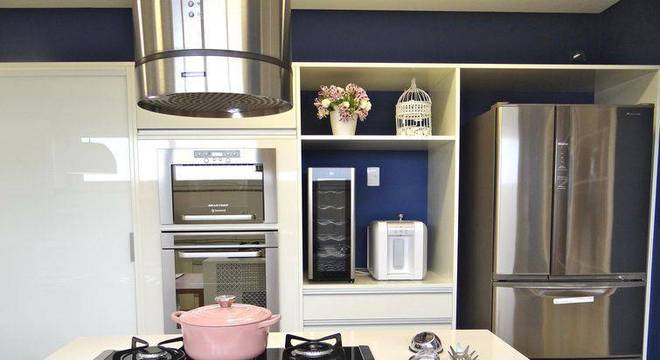 cozinhas pequenas decorada-com-itens-em-inox