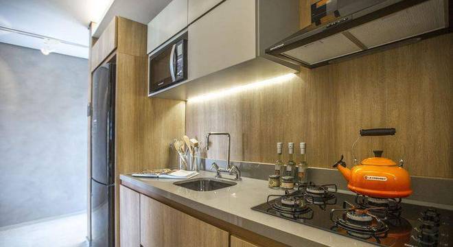 Cozinhas Pequenas decorada em madeira