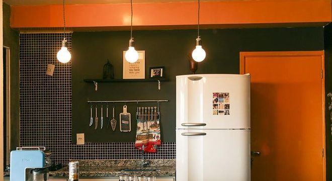 cozinhas pquenas decorada-com-detalhes-em-laranja