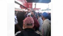 Mesmo em feriado, passageiros enfrentam aglomeração na CPTM