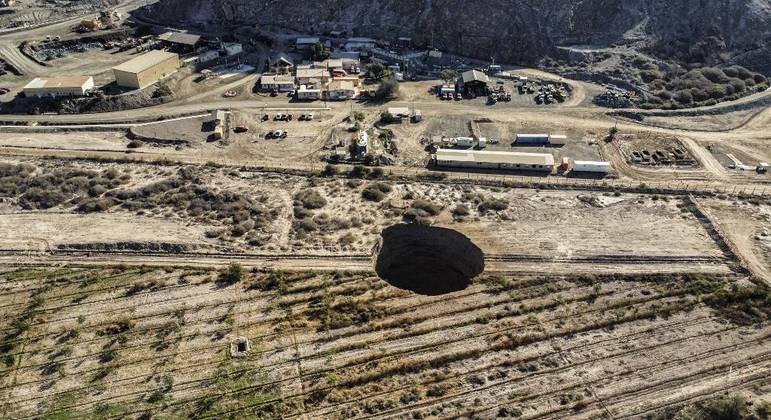 Cratera  fica em uma região onde é feita a mineração de cobre