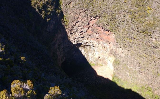 Uma ilha de 800 mil habitantes no sul da África detém o recorde da maior quantidade de chuva em 24 horas, 72 horas e 96 horas. A Reunião, departamento ultramarino que pertence à França, registrou 1.825 mm de chuva entre 7 e 8 de janeiro de 1966. Mais de 40 anos depois, em fevereiro de 2007 o território teve a maior precipitação da história em três e quatro dias: 3.930 mm e 4.936 mm, respectivamente