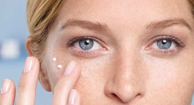 Creme para a área dos olhos: O que é e como usar