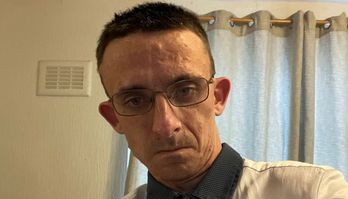 Homem cresce 50 cm de altura após retirada de tumor no cérebro (Reprodução/Brain Tumor Research (via Birmingham Live))