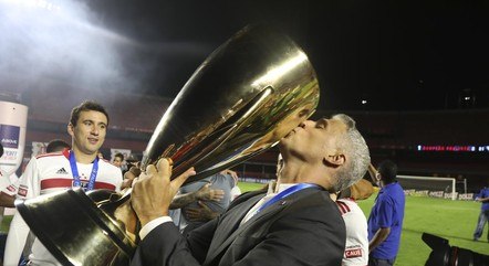 Crespo levou o São Paulo ao título em 2021