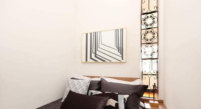 criado mudo suspenso - cabeceira com criado mudo de madeira 