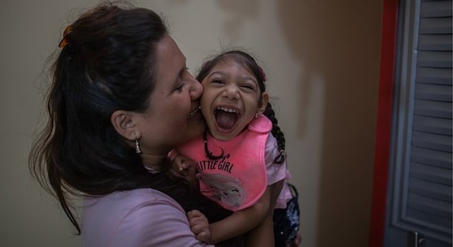 Zika é perigoso para mulheres grávidas pois pode causar microcefalia