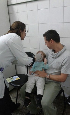 Criança é vacinada em São Paulo