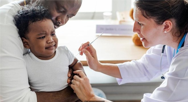 Muitas vacinas são sintetizadas usando-se células de levedura para se produzir moléculas complexas