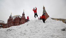 Moscou tem nevasca recorde: camadas de neve passam de 30 cm