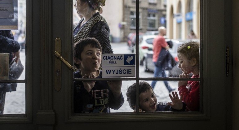 Crianças ucranianas precisaram deixar o país para fugir da guerra