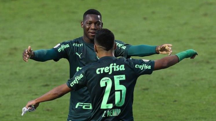 Gabriel Menino e Patrick de Paula, Crias da Academia, em ação pelo Palmeiras