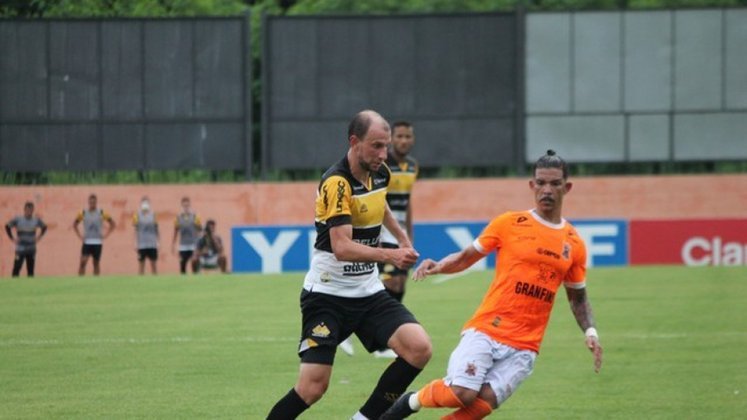 Criciúma: 16,6% de aproveitamento no ano / O Criciúma disputará nesta temporada a Série B do Campeonato Catarinense, que só começa em maio. Na Copa do Brasil, a equipe caiu na segunda fase para o Goiás. Para fazer uma boa Série B do Campeonato Brasileiro, o Tigre conta com os experientes Renan Bressan e Marquinhos Gabriel Criciúma: 16,6% de aproveitamento no ano / O Criciúma disputará nesta temporada a Série B do Campeonato Catarinense, que só começa em maio. Na Copa do Brasil, a equipe caiu na segunda fase para o Goiás. Para fazer uma boa Série B do Campeonato Brasileiro, o Tigre conta com os experientes Renan Bressan e Marquinhos Gabriel