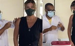 A atriz Cristiana Oliveira, de 57 anos, recebeu a vacina contra a covid-19 e celebrou: 'Hoje foi meu dia'. Ela também revelou aos seguidores nas redes sociais que a aplicação não doeu nada