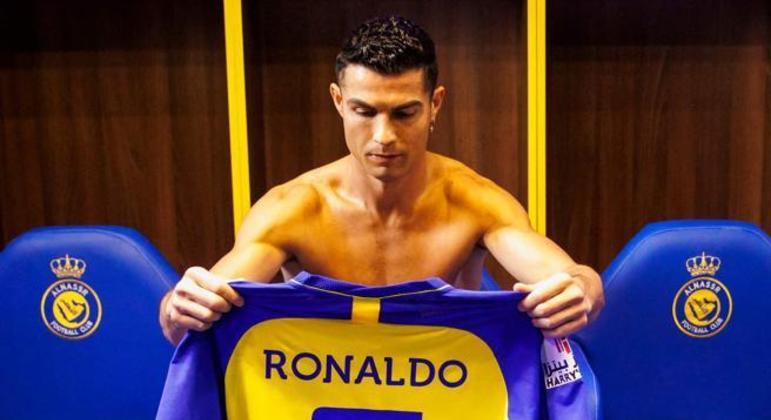 Cristiano Ronaldo é a estrela do Al-Nassr. R$ 1 bilhão por ano. Até junho de 2025