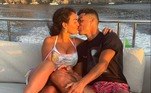 Cristiano Ronaldo e a modelo Georgina Rodriguez formam um dos casais que mais chiques do mundo. Em suas redes sociais, os dois costumam publicar presentes trocados e momentos juntos em que exibem artigos de luxo