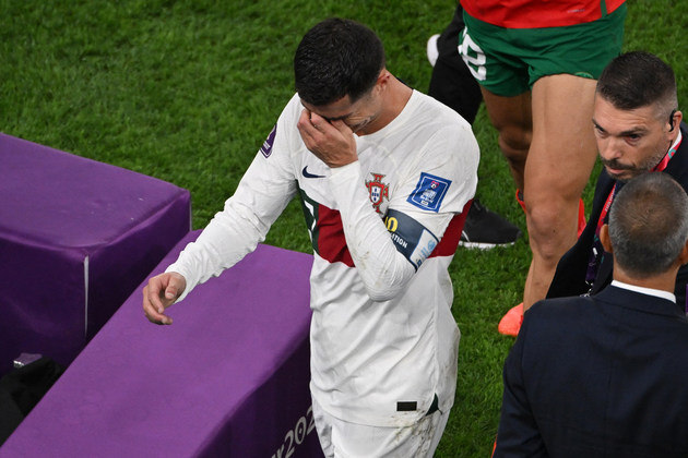 Cristiano Ronaldo chora após eliminação