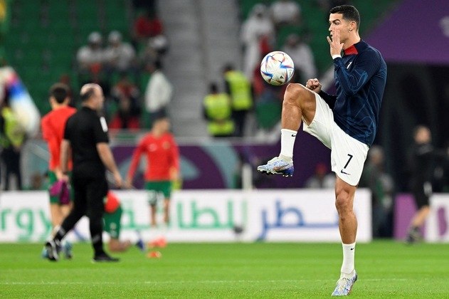 Cristiano Ronaldo começa novamente no banco