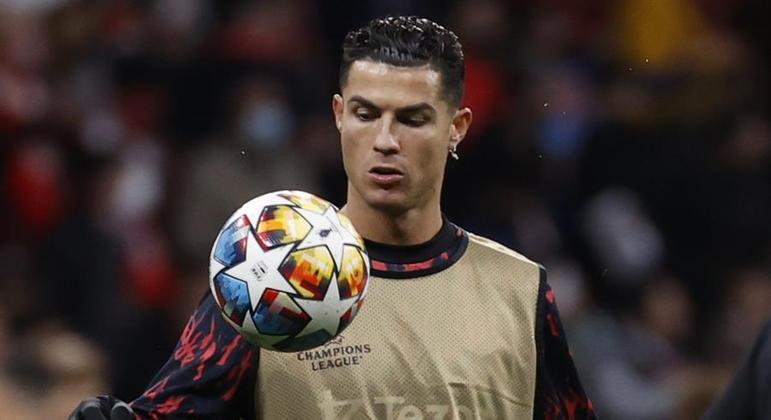 Depois de faltar a treinos, Cristiano Ronaldo não viaja para pré-temporada com o United
