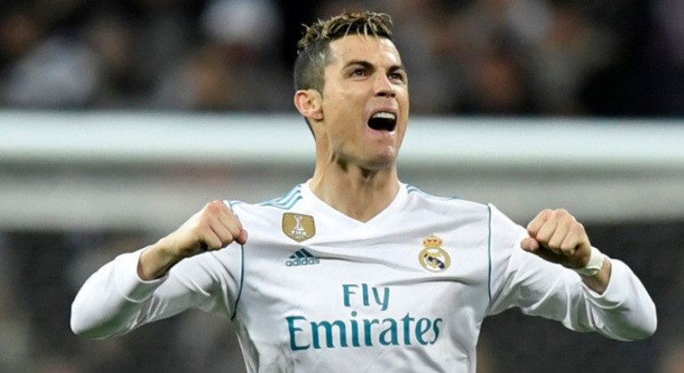 Cristiano Ronaldo - Do Manchester United para o Real Madrid (2009) - Valor: €94 milhões - Já se destacando no futebol mundial e eleito melhor do mundo em 2008, Cristiano chegou ao Real Madrid com altas expectativas de ser um grande artilheiro, o que se confirmou até a sua saída, em 2018