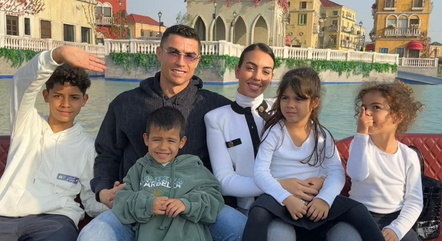 Da esquerda para a direita: Cristianinho, CR7, Mateo, Georgina, Eva e Alana
