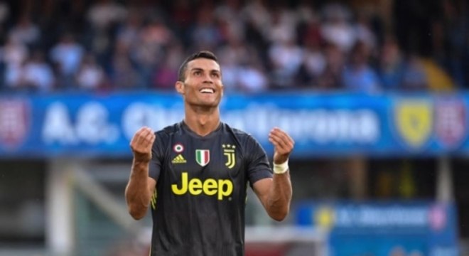 Cristiano Ronaldo não marcou, mas levou perigo ao gol do Chievo