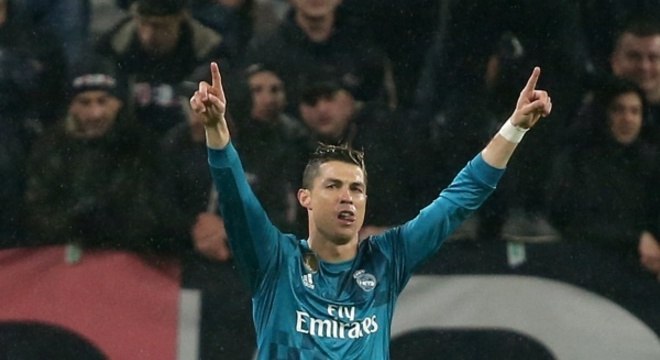 Filho de CR7 já marca golos de bicicleta