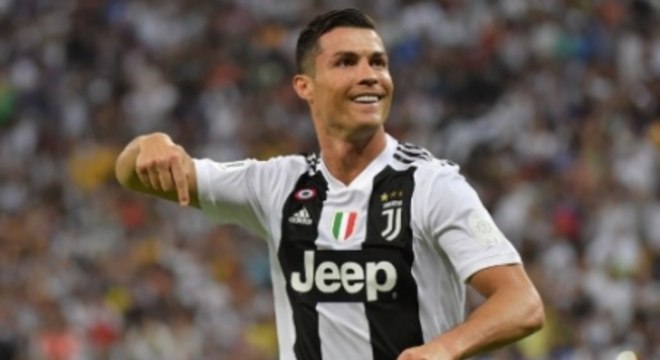 Cristiano Ronaldo comemora gol pela Juventus