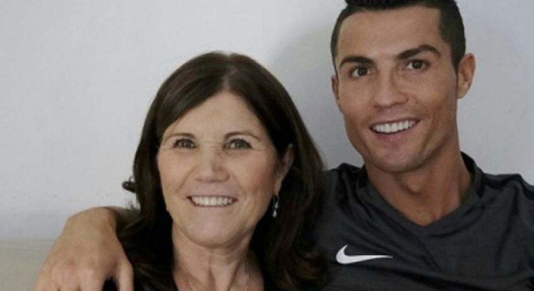 Cristiano Ronaldo levou a mãe para assistir ao Mundial em Doha, no Catar