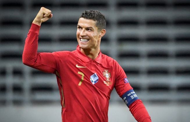 Cristiano Ronaldo (Portugal): 4 Copas do Mundo (2006, 2010,  2014 e 2018) / Disputará o Mundial de 2022, seu quinto.