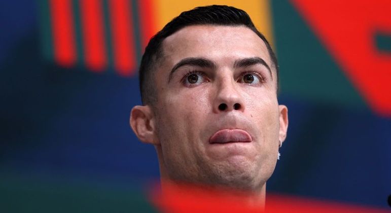 Cristiano Ronaldo em entrevista coletiva em Al-Shananiya, no Catar, nesta segunda-feira (21)