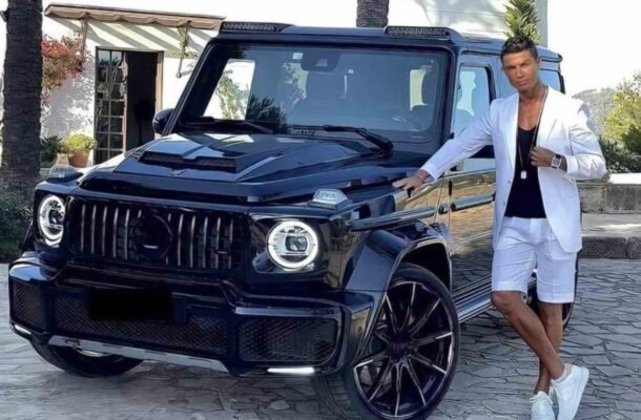 Cristiano Ronaldo também possui uma Mercedes G-Wagon Brabus, que pode chegar a 6 milhões de reais. Foto: Instagram/CR7