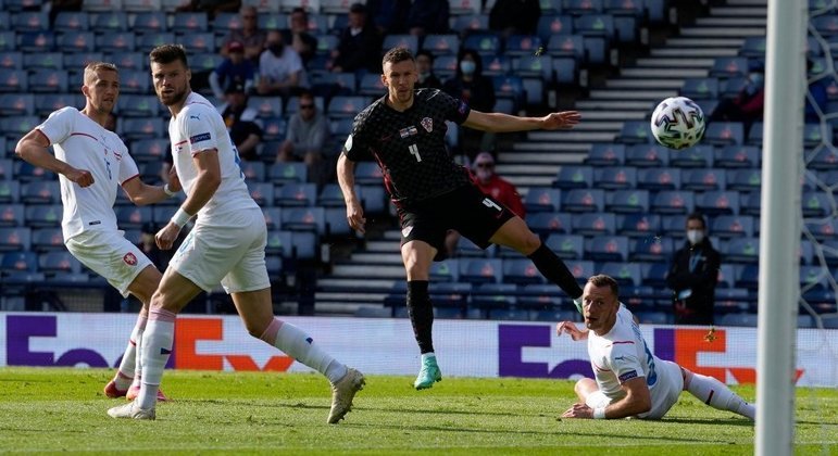 O tento de Perisic, da Croácia