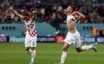 Kramaric comemora o segundo dele contra o Canadá