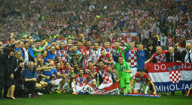 Croácia mostra respeito e exibe medalha de vice-campeão da Copa - Esportes  - R7 Copa 2018