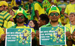 Esses brasileiros aproveitaram a empolgação para fazer uma homenagem a Pelé: 'Vamos trazer esta Copa do Mundo para você, lenda!'