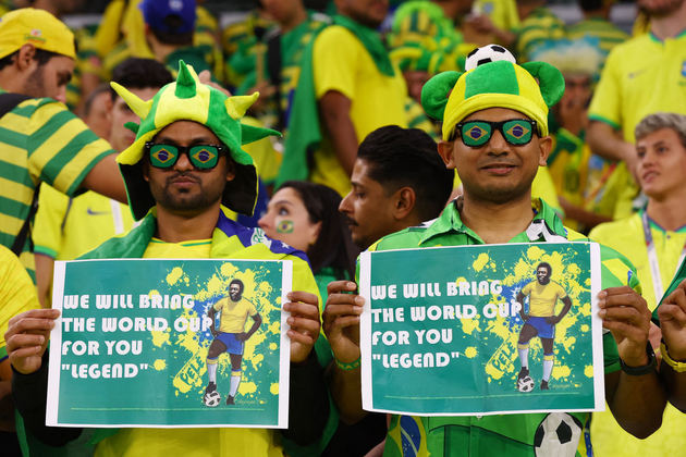 Esses brasileiros aproveitaram a empolgação para fazer uma homenagem a Pelé: 