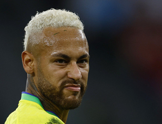 Não está gostando do jogo, Neymar?