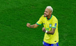 É do Brasil, é do Neymar! O camisa 10 comemorou muito o gol nos acréscimos do primeiro tempo da prorrogação