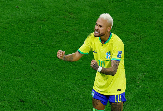 É do Brasil, é do Neymar! O camisa 10 comemorou muito o gol nos acréscimos do primeiro tempo da prorrogação