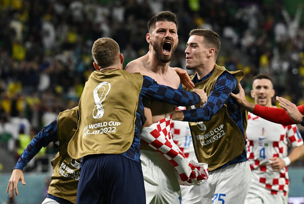 Comemoram os croatas! O jogo que parecia decidido ganhou outro destino depois do empate da seleção da Croácia