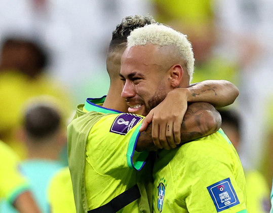 O sonho do hexa acabou desta vez! Não foi só Antony que caiu no choro; Neymar não conteve as lágrimas diante da derrota para a Croácia