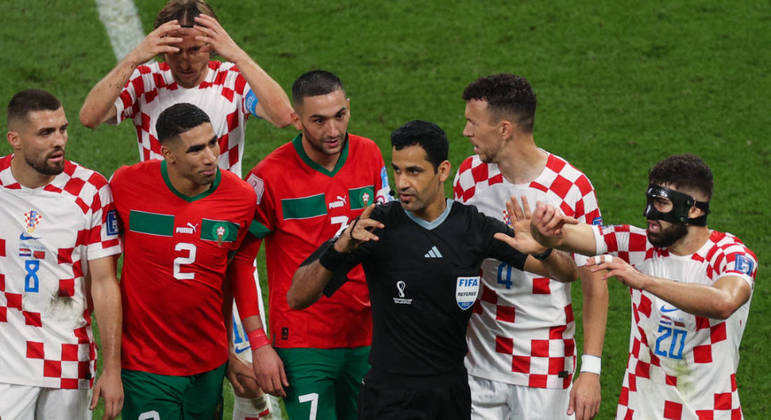 Jogadores de Croácia e Marrocos reclamam de marcação do árbitro Abdulrahman Al-Jassim